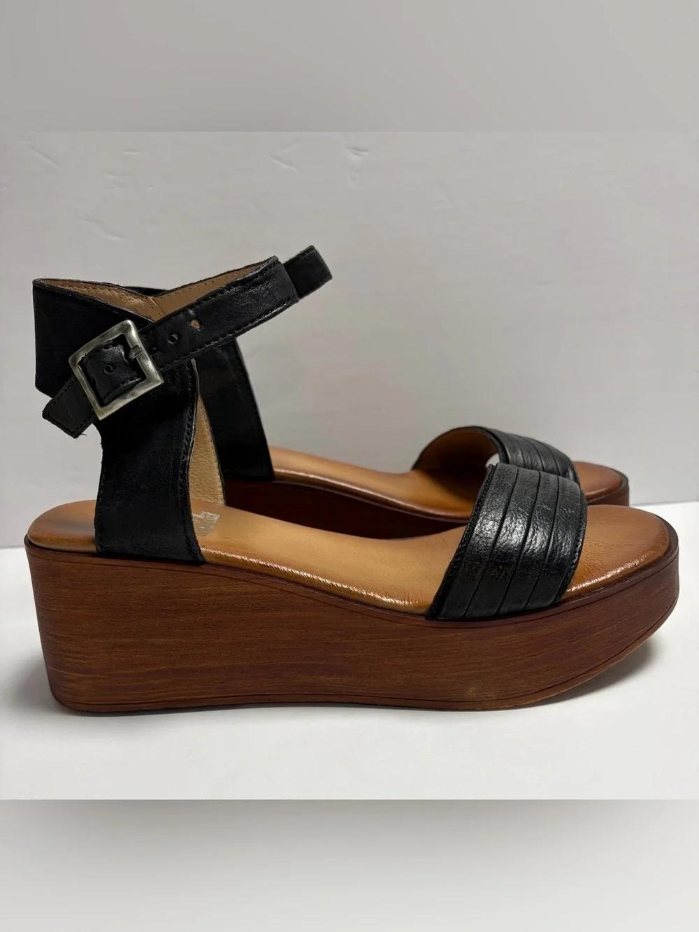 Miz Mooz Gwyneth Leather Platform Wedge Sandals Quiet Luxury  EU 39 / US 8.5-9